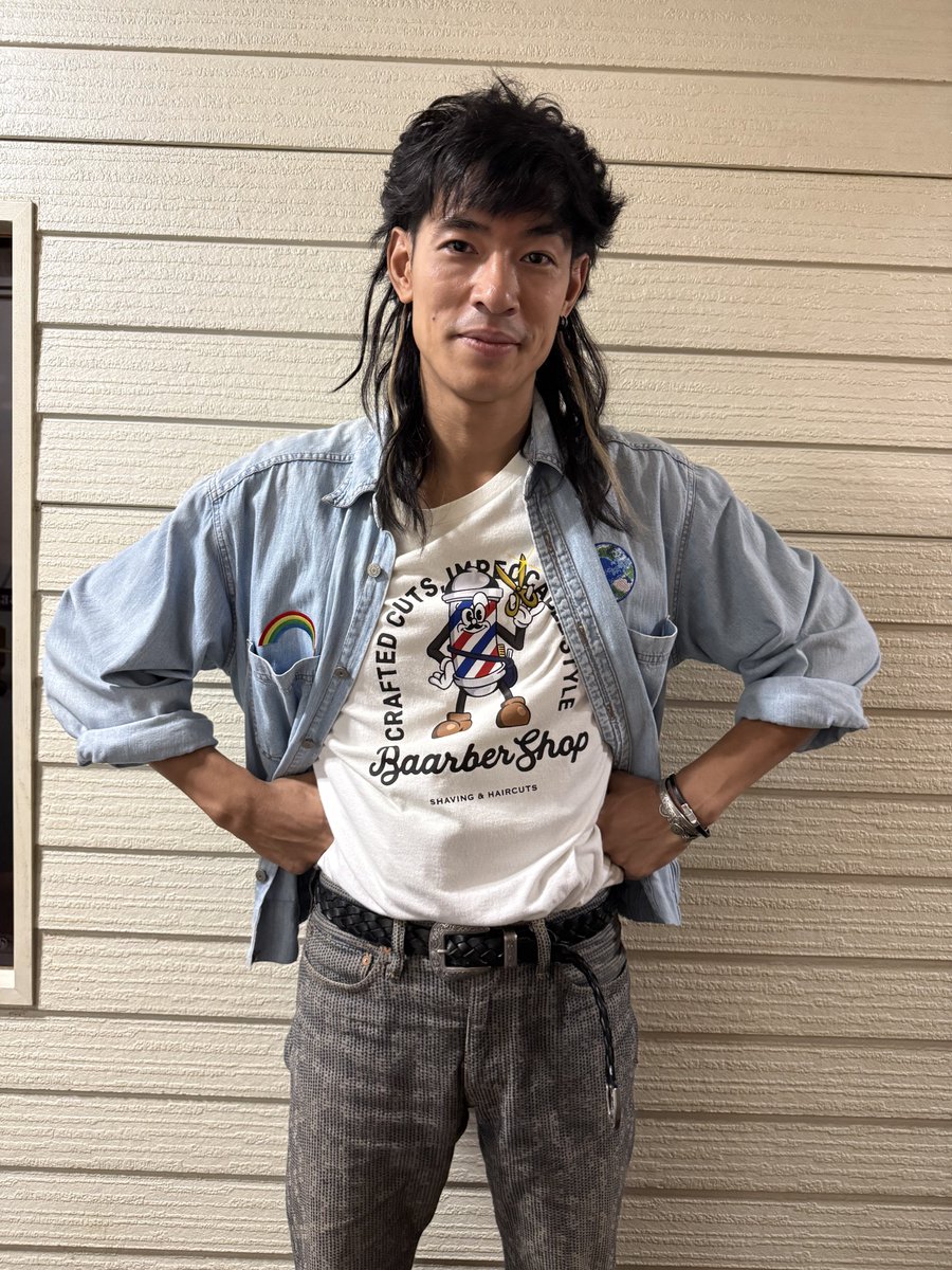 tx_badbarbers's tweet photo. /／
俺たちバッドバーバーズ💈
グッズ第2弾発売中💥
\＼

劇中で日暮・月白が着ていた服が販売決定！
そのほかにトレーディングも！

詳しくはこちら
🔗https://t.co/1ciYRvxKjm

U-NEXTでは全話配信中
ぜひ着用シーンを探してみてください👀

日暮Tシャツ：第8話👕
月白Tシャツ：第9話👕

#オレババ https://t.co/t1u1raXu2d
