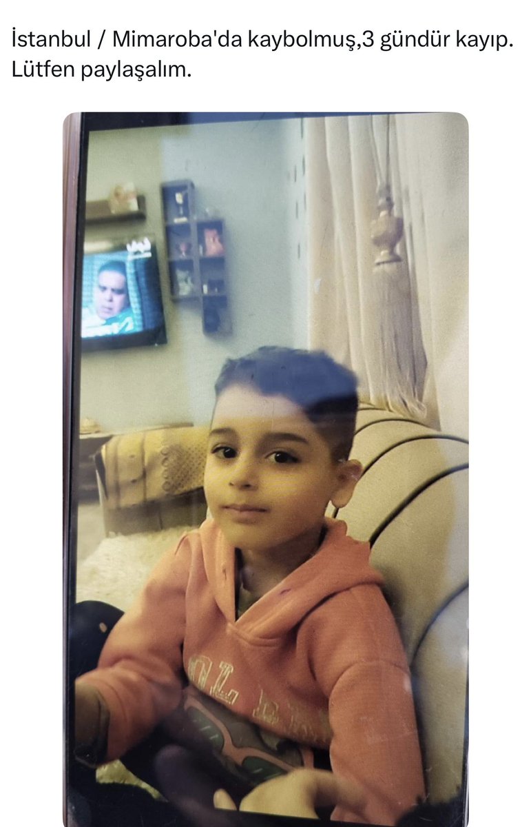 İstanbul Mimaroba’da kayıp bir çocuğumuz var dostlar lütfen yayalım