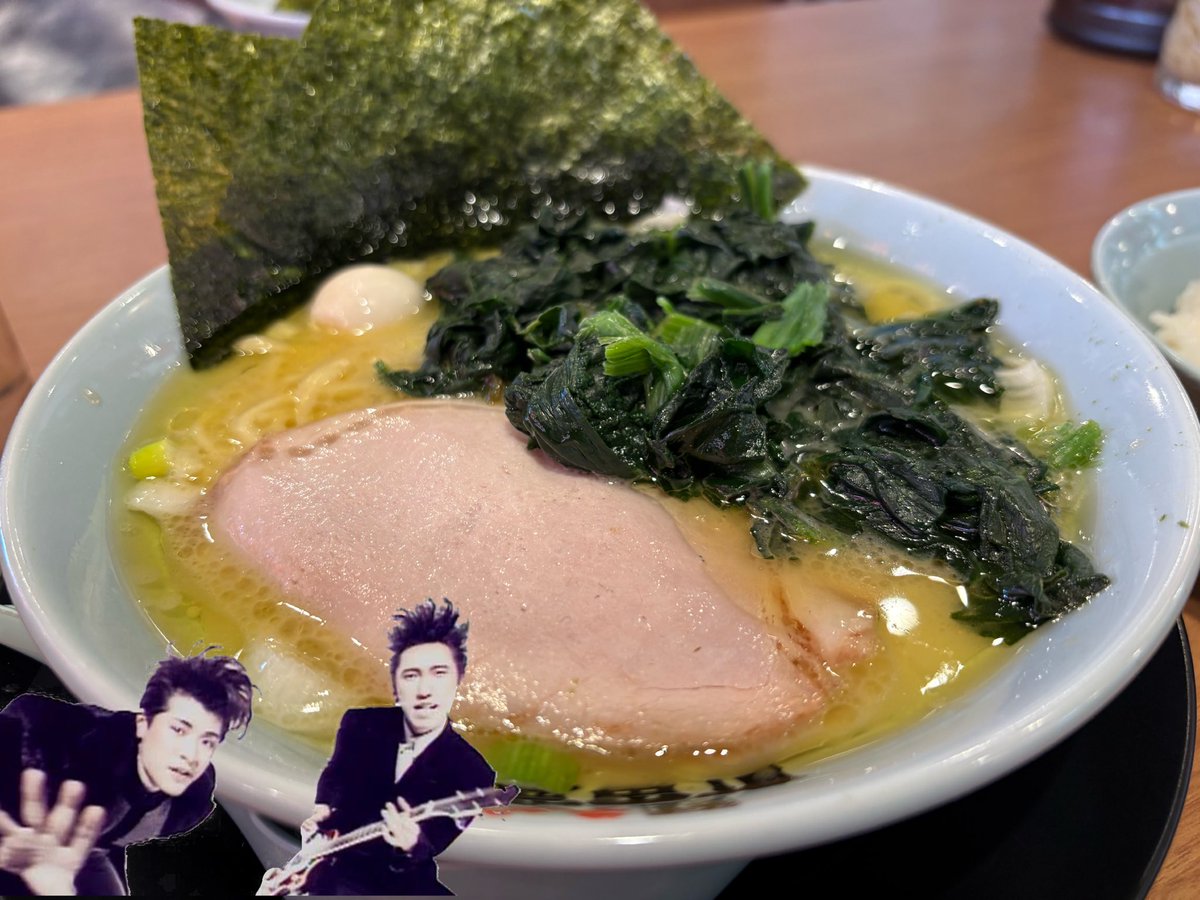 Λ°･בᔹቻ⦡丷 tweet media