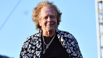 TheExtremeMusi1's tweet image. #InRemembrance of Eddie Money (21 Mar 1949 – 13 Sep 2019)
his top 5 songs are:

5. Think I'm In Love
4. Shakin'
3. Baby Hold On
2. Take Me Home Tonight
1. Two Tickets to Paradise