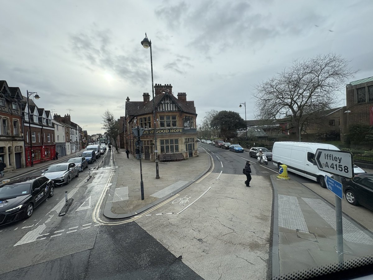 AngelaJones2012's tweet photo. Traffic Chaos and Gridlock at St Clements, #Oxford this morning #Friday13th https://t.co/lGIFeF757G