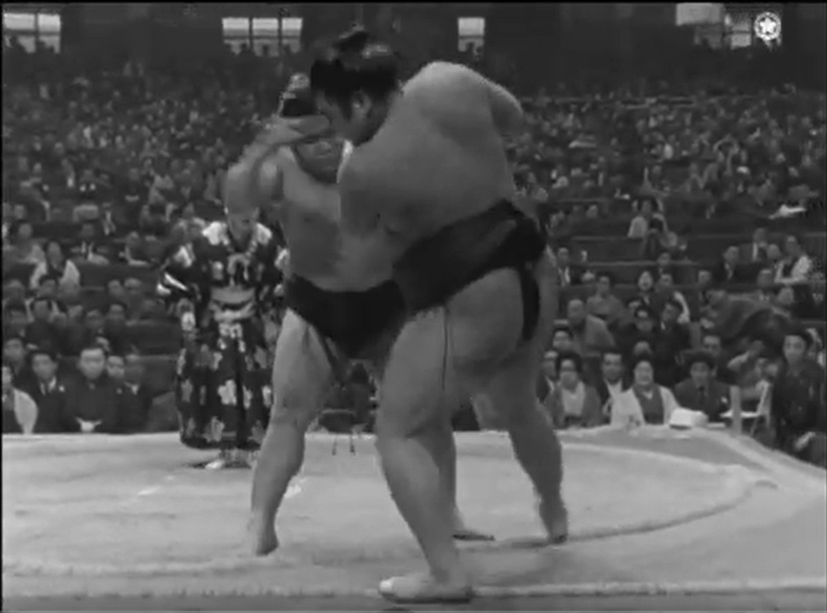 アーカイブ場所】 昭和43年三月場所 七日目 十両の4取組を紹介。 淺
