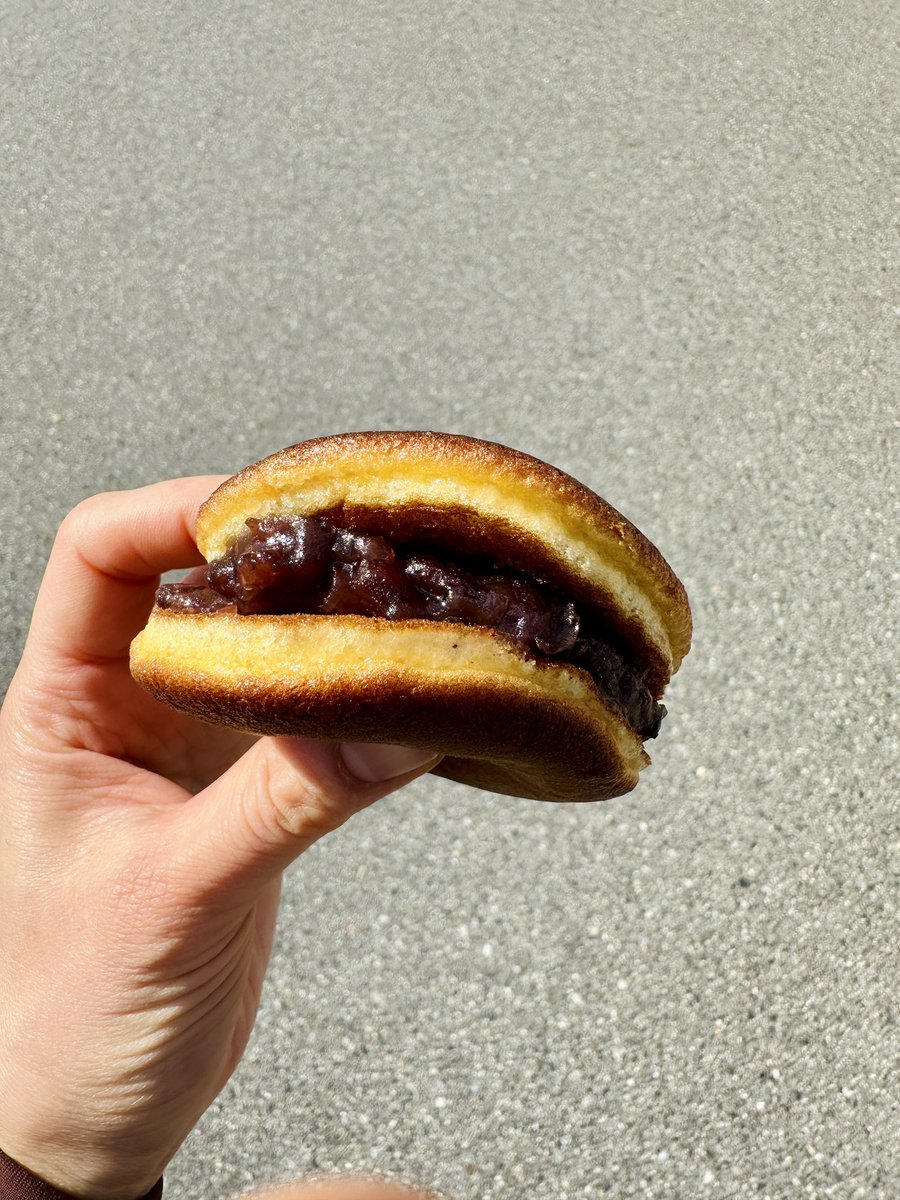 まーちゃんが行きたいと言っていた近藤製菓店！帰りに寄ると残念ながら品切れ！😭
午前中で売り切れることも多いみたい。

でも道の駅クロスロードみつぎで無事購入☺️
手焼きの皮は厚くて弾力があってすっっごく美味しかった😳また食べたい‼︎