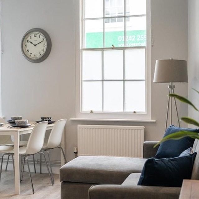 staylets1's tweet image. At #StayLets, we offer #accommodations for every party size! 

From cosy #studios for individuals to spacious five-bedroom #apartments perfect for #families or friend reunions, find the ideal stay for your visit: buff.ly/2VMnM79 🧡

#StayLets #Cheltenham #Surrey