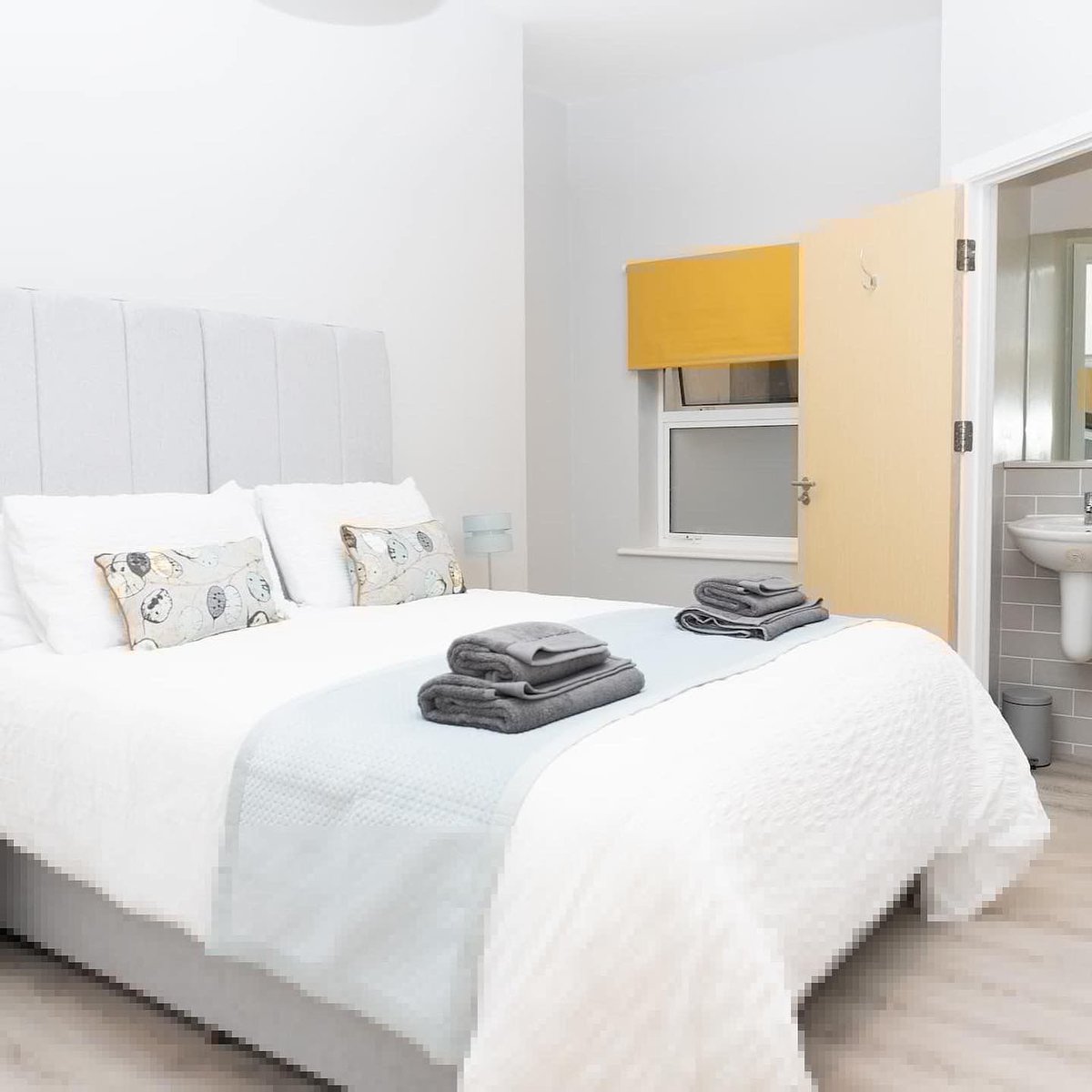 staylets1's tweet image. At #StayLets, we offer #accommodations for every party size! 

From cosy #studios for individuals to spacious five-bedroom #apartments perfect for #families or friend reunions, find the ideal stay for your visit: buff.ly/2VMnM79 🧡

#StayLets #Cheltenham #Surrey
