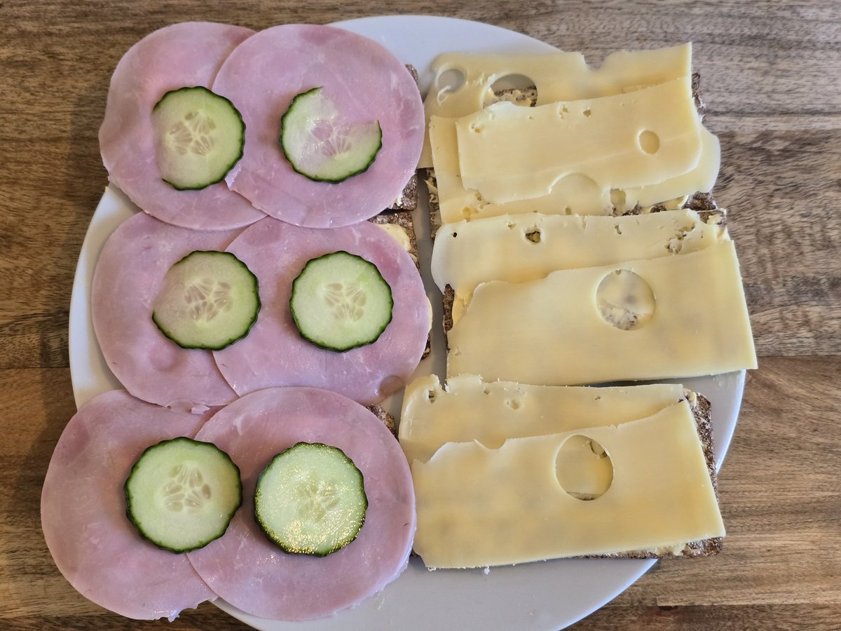 Et_smartere_liv's tweet photo. Kongefrokost 👑
#Sunt + nødvendige(!) karbohydrater for meg som trener.
Nå venter #Polkvart i opptak 😊
Ja, jeg har #fri dag. Kanskje kan du også få det?
Kanskje er det enda bedre enn du tror? Kanskje koster det også mindre enn du tror? 👇 https://t.co/kz18vm4VH2