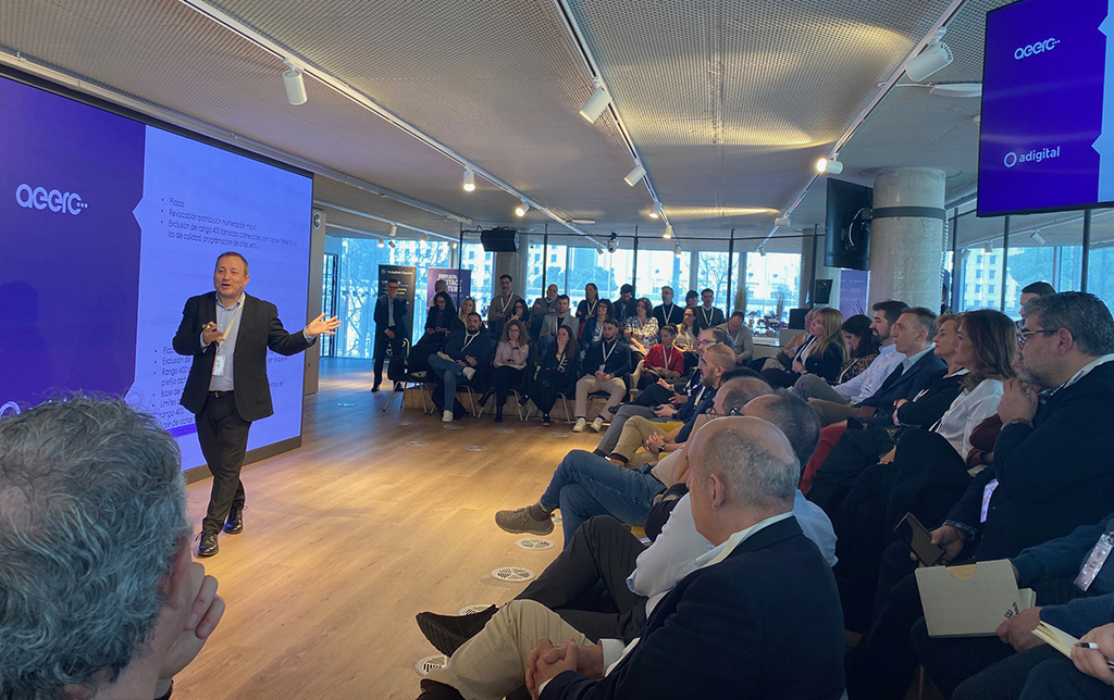 Relación Cliente Web tweet media