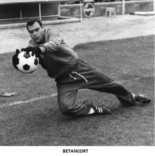yelabet's tweet photo. Feliz cumpleaños. Siempre en nuestro ❤️ @realmadrid @VeteranosRM https://t.co/94HOYcmhDA