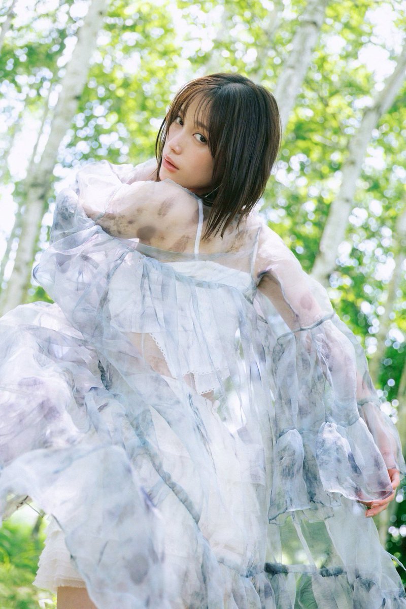 contact_yuluna's tweet photo. ／
中村ゆりか
写真集📕📸
発売決定！！
＼

#中村ゆりか デビュー15周年の今年、
宝島社より写真集の発売が決定しました！
2026.5.20 発売

✨先行カットを公開✨
宝島社主催お渡しイベントも開催決定！
※詳細は後日発表

🔗写真公式SNS Link
🔗書店ご予約Link
https://t.co/ZWl3dHw6WA https://t.co/KEOOrt3ab5