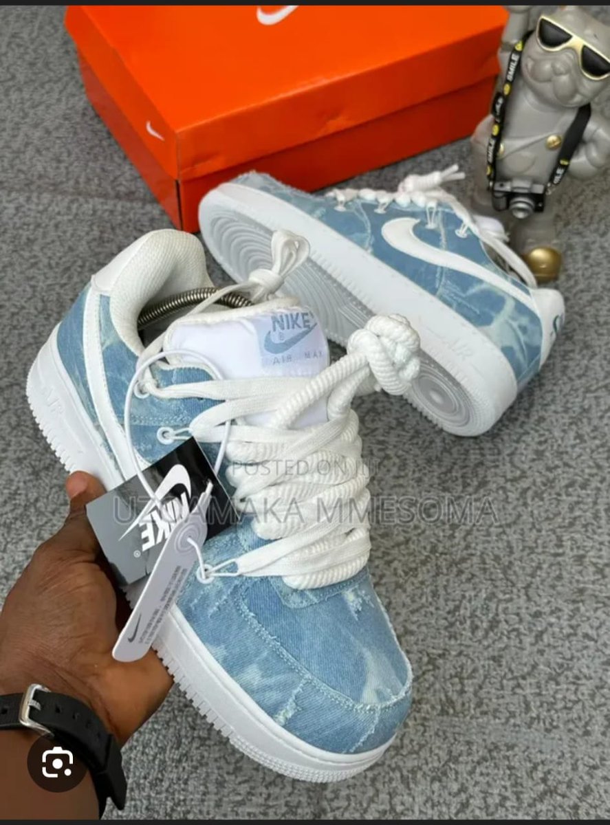 preshluxuries2's tweet image. These Beauties are available in different sizes 

Frame 1 and 2:N29,000 size 38-46
Frame 3 and 4:N33,000 size 41-46

Sango-Ota/VeryDarkMan/King Mitchy/Ooni of Ife/Broda Shaggy/Samuel Perry/Jorgensen/Arsenal/Chelsea/Valverde/Lagos/Madrid/Barca/Friday the 13th/Liverpool