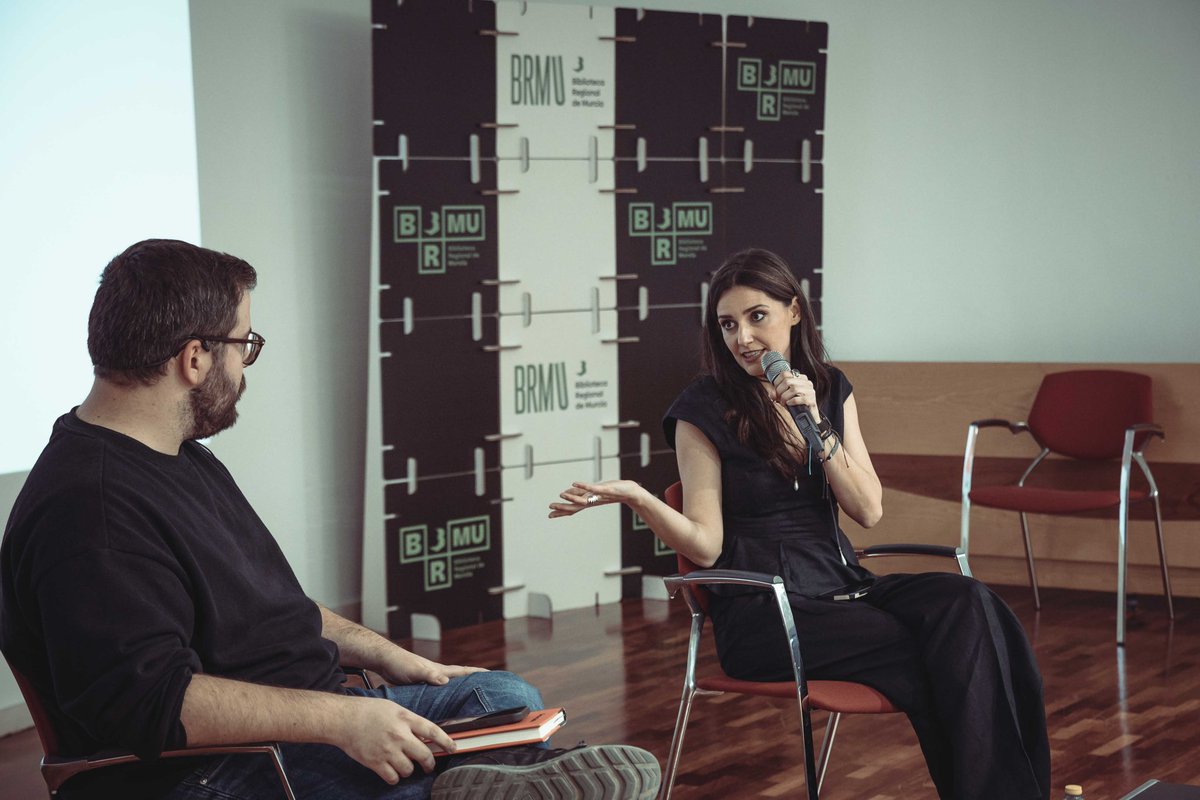Enhorabuena a la mazarronera Carmen Guillén por la presentación ayer de su nuevo libro en <a href="/brmu/">Biblioteca Regional de Murcia</a>