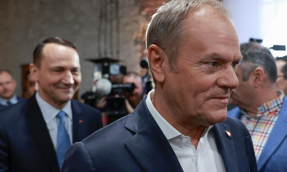 Sikorski dzisiaj w Polskim Radiu stwierdził, że Prezydent Nawrocki wetem SAFE odbiera nowe kamizelki kuloodporne dla policji xDD 

Czaicie to? Chłop przyznaje wprost, że tak rozwalili budżet przez te dwa lata, że nie ma nawet na kamizelki. 🙃

Co to są za bakłażany 🤦🏻‍♂️