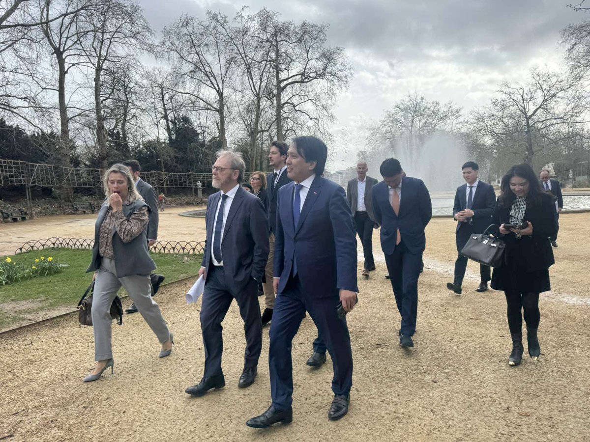 DeputyPMmon's tweet photo. МОНГОЛ УЛСЫН ШАДАР САЙД Т.ДОРЖХАНД БЕЛЬГИЙН ХААНТ УЛСЫН ХОЛБООНЫ ПАРЛАМЕНТИЙН ТӨЛӨӨЛӨГЧДИЙН ДАРГА ПИТЕР ДЕ РУВЕР БОЛОН ЕВРОПЫН КОМИССЫН ОЛОН УЛСЫН ТҮНШЛЭЛИЙН АСУУДАЛ ЭРХЭЛСЭН КОМИССАР ЖОСЕФ СИКЕЛАТАЙ УУЛЗАВ

https://t.co/OINhCyDHY0 https://t.co/PD02V4YDwp