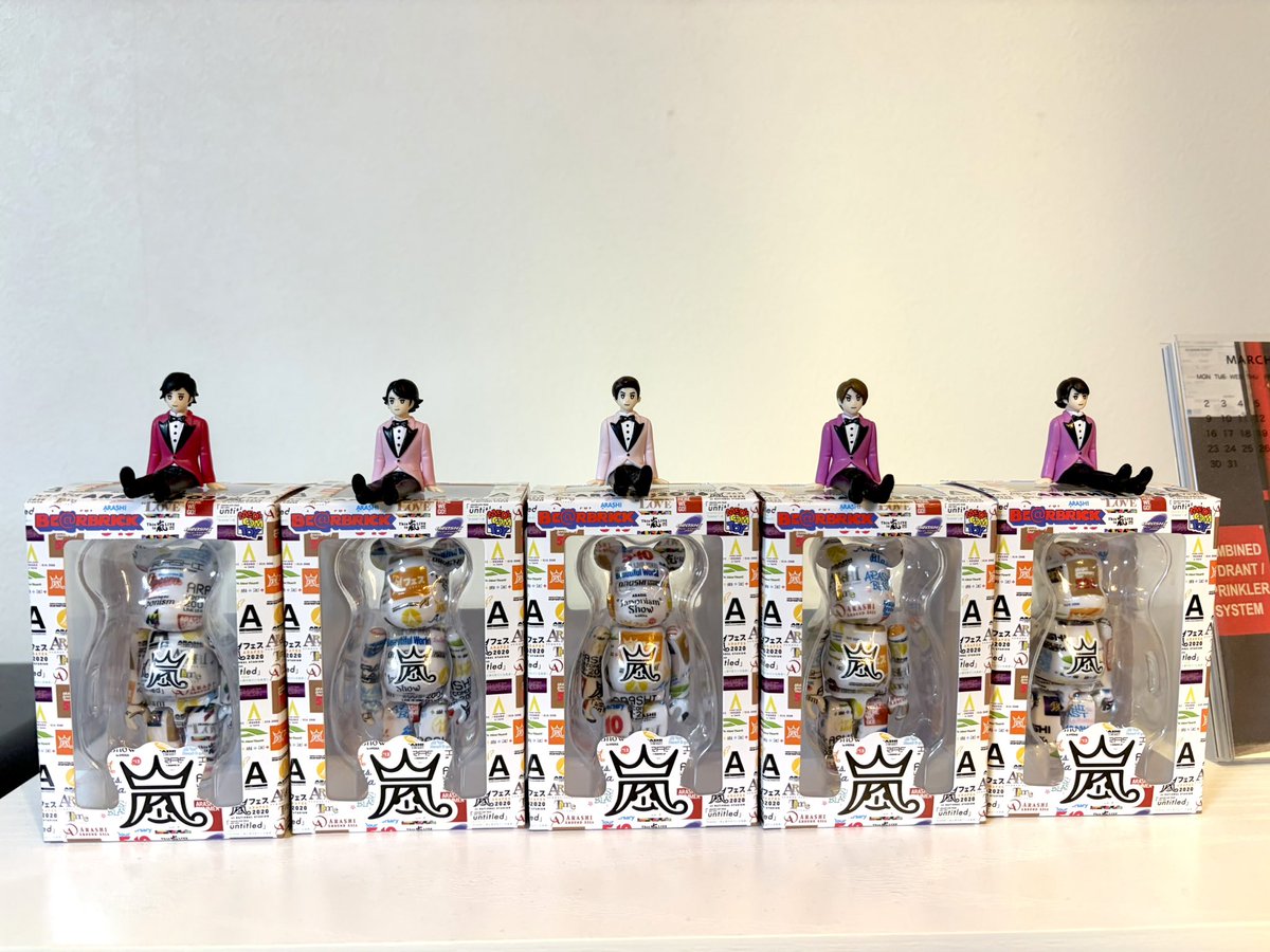 ベアブリック5体購入💙❤️💚💛💜 お顔のロゴがみんな違うのになるよう