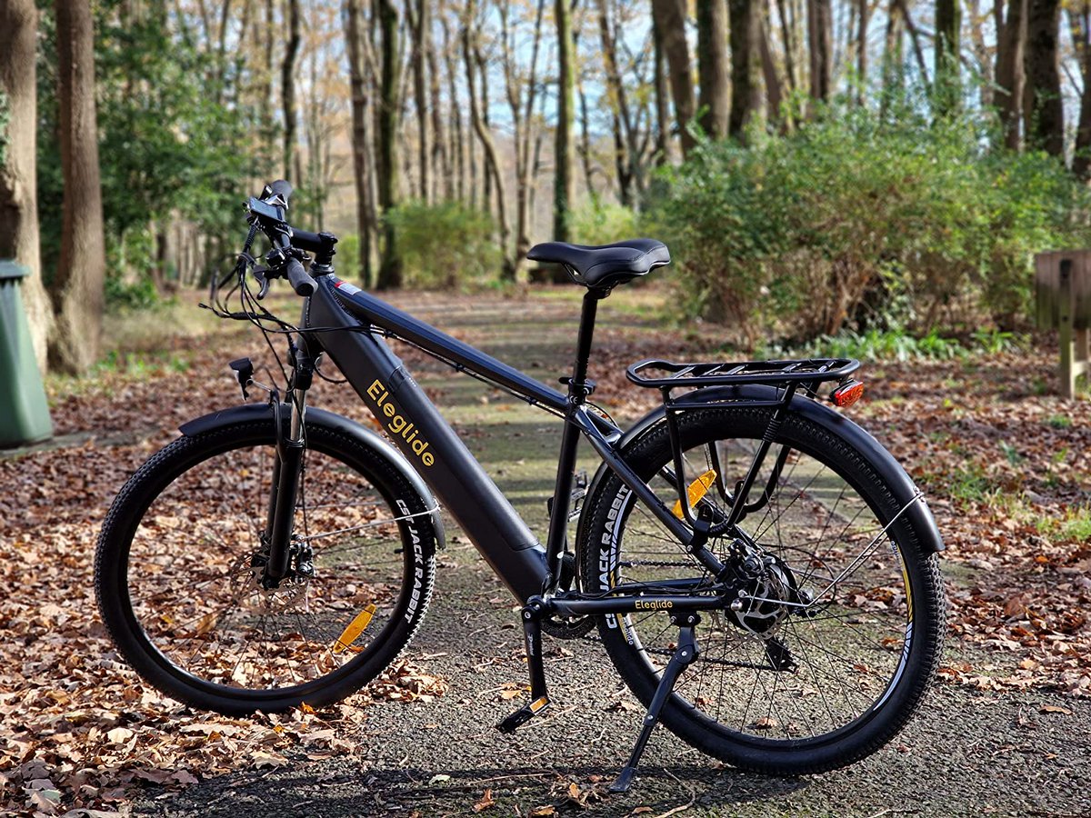 Fresh air. Forest trails. Endless rides. 🌳🚴‍♂️

With Eleglide, every path becomes part of the adventure.
Power when you need it, freedom when you want it. ⚡
📸 by Robert
.
.
#eleglide #eleglidet2 #bikelife #cyclinglove #weekendvibes #outdoors #cycling