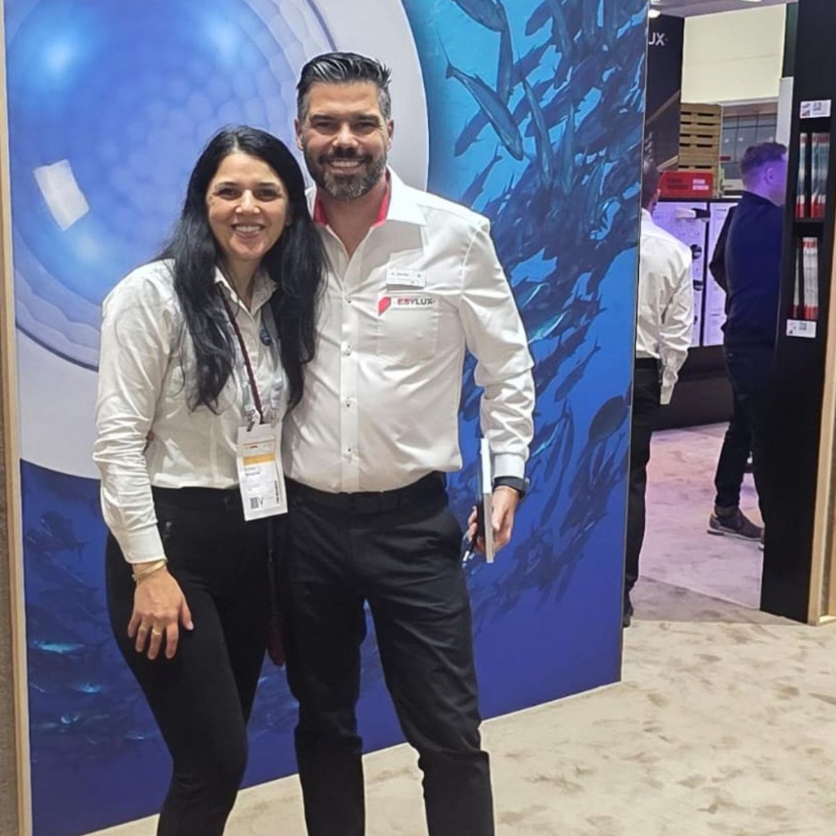 Futurasmus's tweet image. 🙏Gracias a Cristiano D. Dias por recibirnos en el stand de #ESYLUX durante Light + Building

ESYLUX ofrece una amplia gama de detectores de presencia y movimiento #KNX con sensores de alta calidad y diferentes diseños para todo tipo de espacios

#LightAndBuilding #SmartBuildings