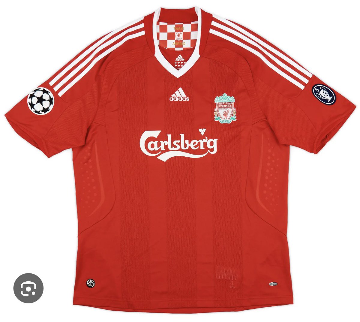 tom_b85's tweet photo. @LFC @adidasfootball @adidas please bring these back as a retro https://t.co/FyMnkSEMAv