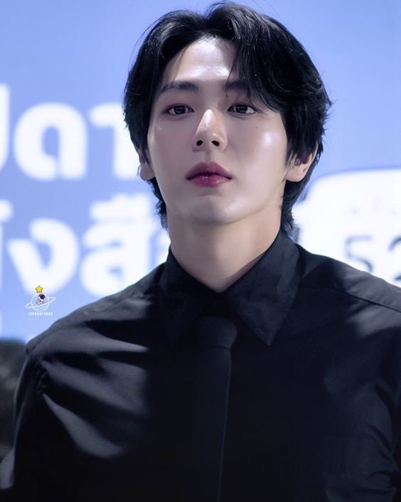 อยากรำถวาย ให้พี่ๆเจ้าของรูปทุกคนเลย หล่อมากหล่อจนอยากจะร้องงงง วันนั้นพี่แกต้องหล่อมากๆแน่ๆอ่า😫😫

#uppoompat