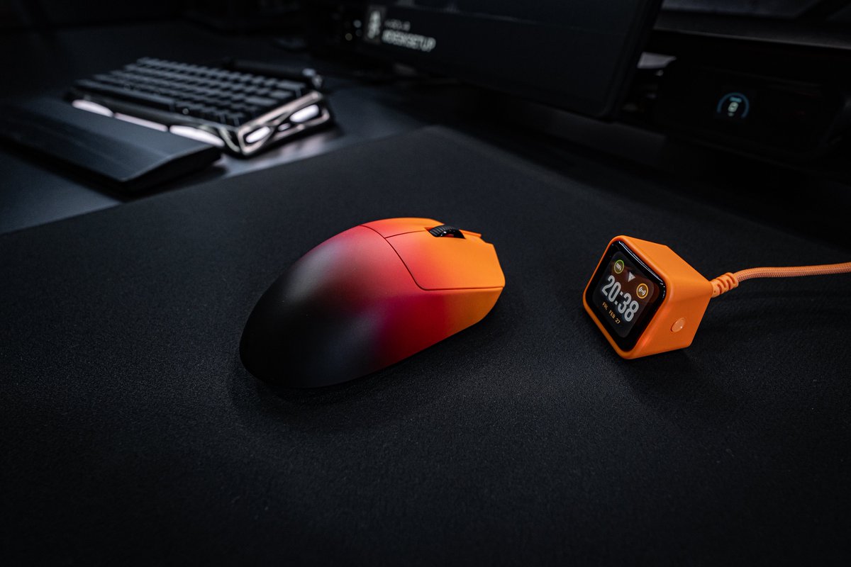 k_bou_9's tweet photo. 【PR】New color🧡
Teevolution Terra Pro 
"Inferno Orange"

製品提供：@teevogear 

詳細はツリーへ👁️‍🗨️

#Teevolution #desksetup https://t.co/ou3l8wl3ID
