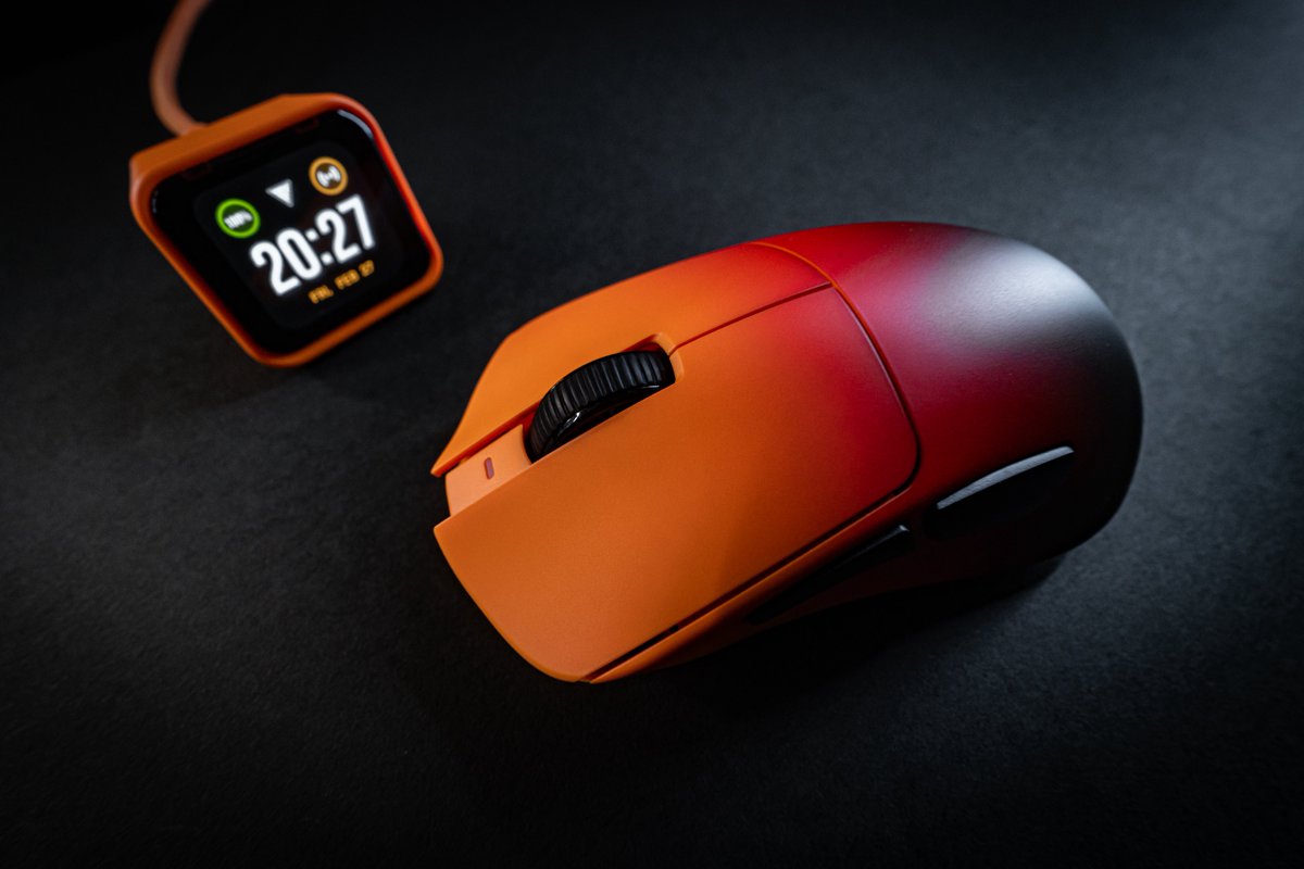 k_bou_9's tweet photo. 【PR】New color🧡
Teevolution Terra Pro 
"Inferno Orange"

製品提供：@teevogear 

詳細はツリーへ👁️‍🗨️

#Teevolution #desksetup https://t.co/ou3l8wl3ID
