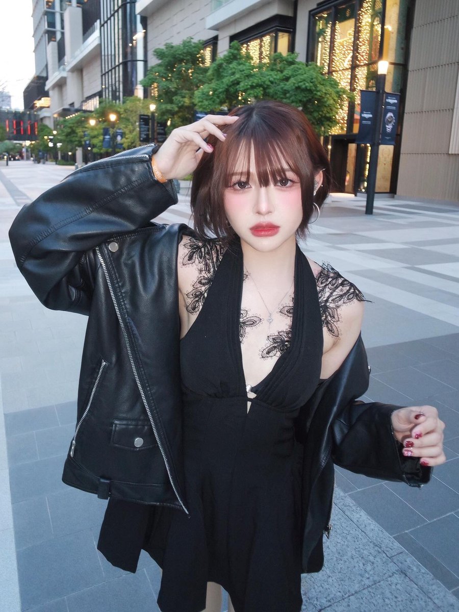 summerhatobito's tweet photo. พี่ซัมเมอร์🎸🖤💥

#TheGuitarMagAwards2026 #SummerHatoBito #HatoBito #GDi #Summerexz https://t.co/Lm5bh966gE