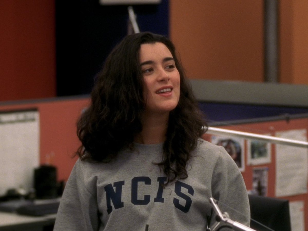 stcactus_'s tweet photo. Since apparently Ziva David was not an important enough character for @CBSTVStudios , let me do you a favor and remind you how wrong you are by giving you the highlights of Cote de Pablo’s career as Ziva David.
#SaveTonyAndZiva https://t.co/LZb5l7ngeJ
