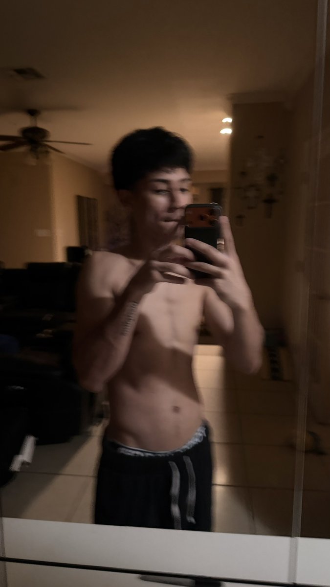 Rawrjaidon's tweet photo. Feeling freaky tonight 😏 RT for a surprise in your DM’s https://t.co/C5ZgqpTF0Y