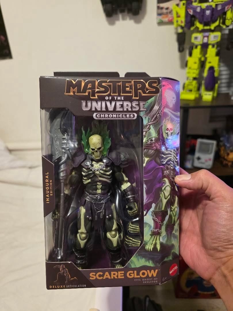 InPursuitofToys's tweet image. Check your Walmart stores! Thanks to @cgtvrn on IG for sending over his Mattel MOTU Chronicles SCARE GLOW find from California!

Barcode included if you’re on the hunt for this one!

#mattel #mastersoftheuniverse #motu #scareglow #inpursuitoftoys