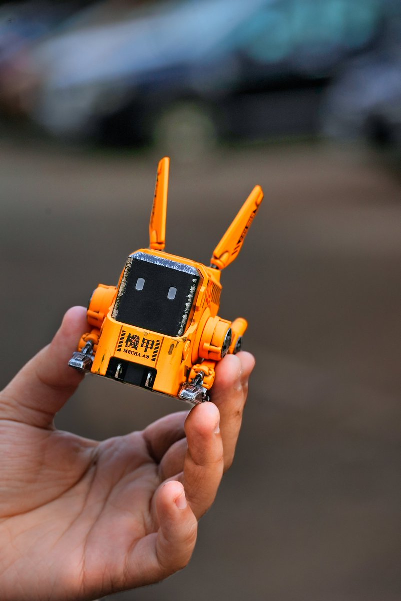 gogiinc's tweet photo. This isn’t a toy… it’s a 65W GaN charger.
The GravaStar Alpha65 Robot Charger is a tiny mech that can fast-charge your iPhone, MacBook, iPad & Steam Deck with its 3-port GaN power.
Honestly this might be the coolest charger ever made...
#GravaStar #Alpha65 #GaNCharger #TechGadgets #DeskSetup