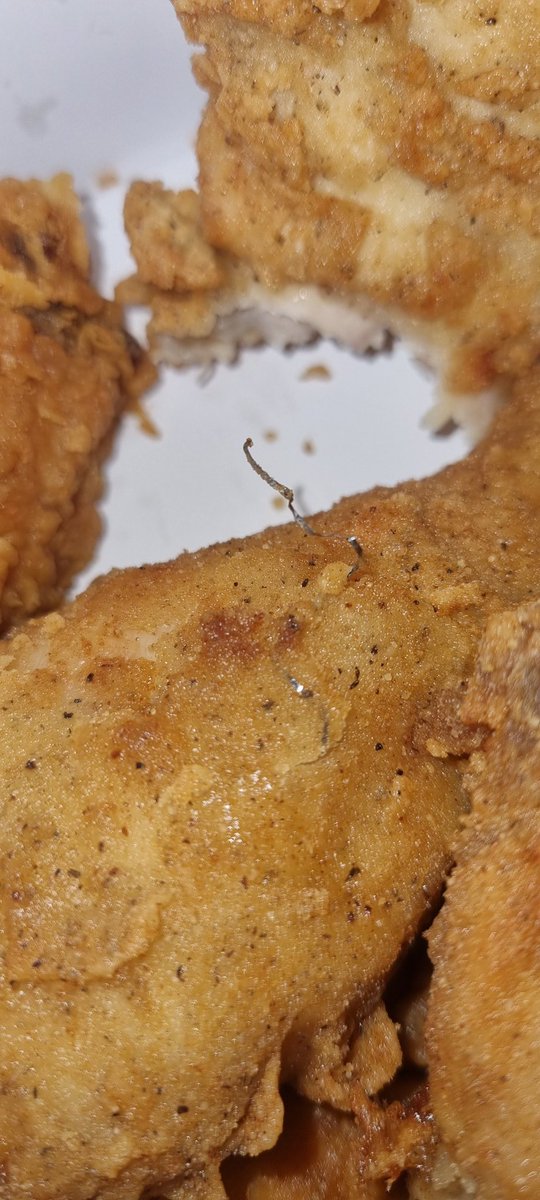 andypearce1986's tweet photo. @yorkshiresno1 @KFC_UKI I found a piece of metal in mine a couple of weeks ago, and they didn't even apologise for it. https://t.co/wjOzxtuw1j