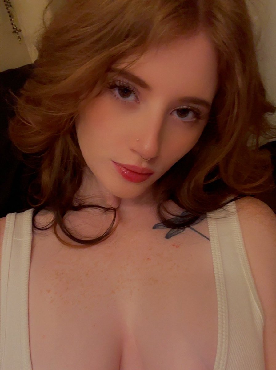 Briwill3sum's tweet photo. 🤍💋 https://t.co/GNwyqGrYBX