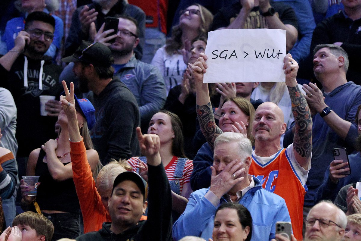 CGTNSportsScene's tweet image. 🏀Reigning MVP &amp;amp; now reigning KING of 20+ PTS streaks!

🎮#SGA just broke #WiltChamberlain’s 63-yr-old record with No. 127 and does it in front of #OKC vs the #Celtics.

📊SGA’s streak since Nov. 1, 2024:
- 35.5 PTS, 53.5 FG%
- 5× 50-PT games
- 18× 40-PT games
- 85× 30-PT games