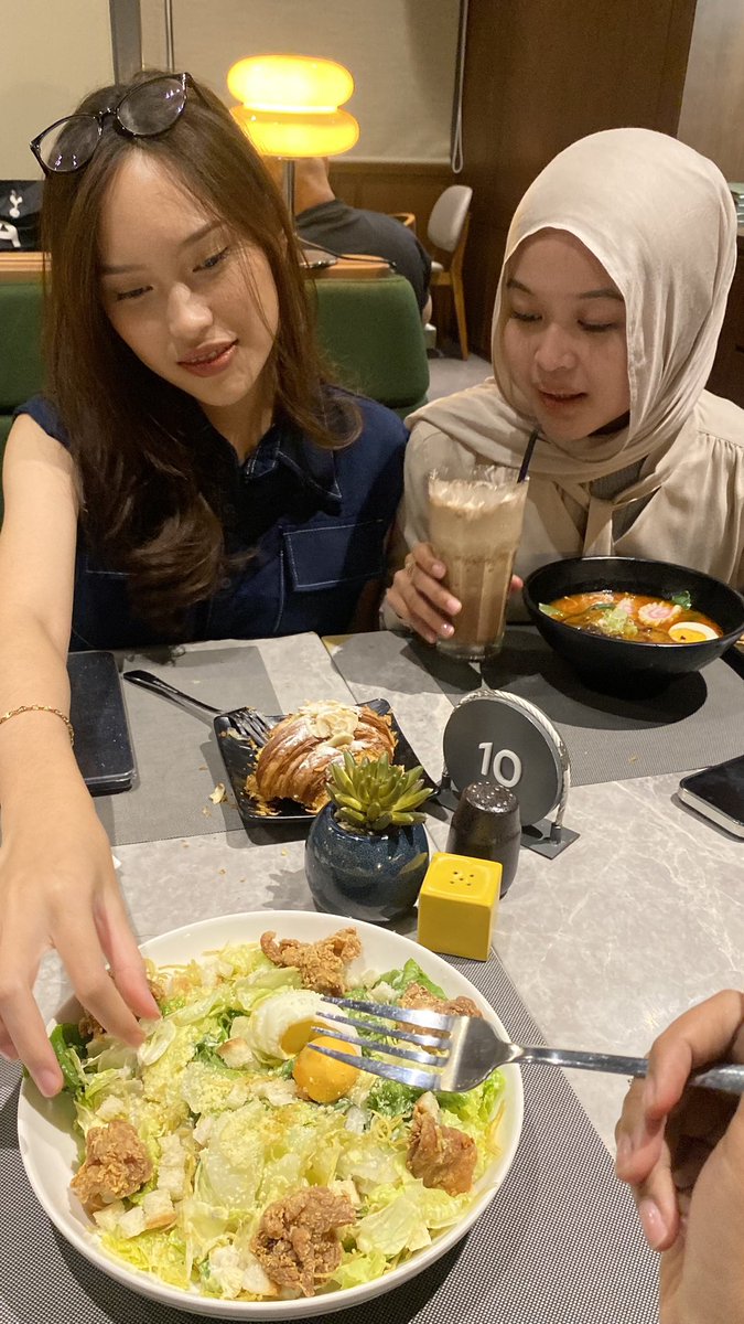 maya kuliahan tweet media