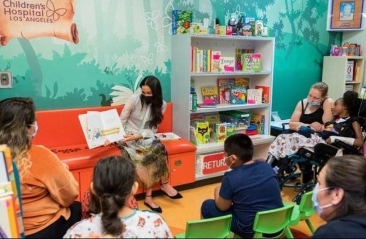 ArchewellBaby's tweet photo. Meghan in 2024 visited CHLA and also went to their fundraising Gala https://t.co/XWWqTp81ba