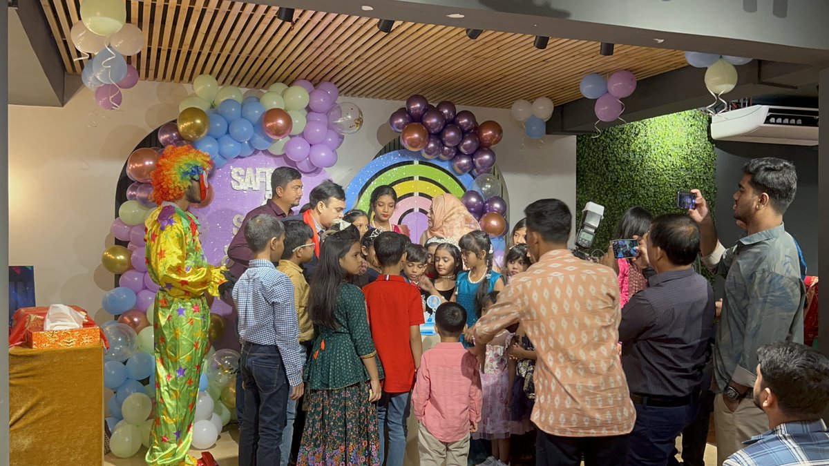 OmorSharif01's tweet photo. đĨŗEnjoy theme base Magic entertainment like Eid Event, Picnic Party, Family Day, School Party & Birthday Party. Talented, young & famous Magician Omar Sharif in Bangladesh đ§đŠ.
#Eidfastival #Gettogather #BestFamous #MagicianOmarSharif #MagicianinBangladesh #MagicianofBangladesh https://t.co/gBlbREwZGC