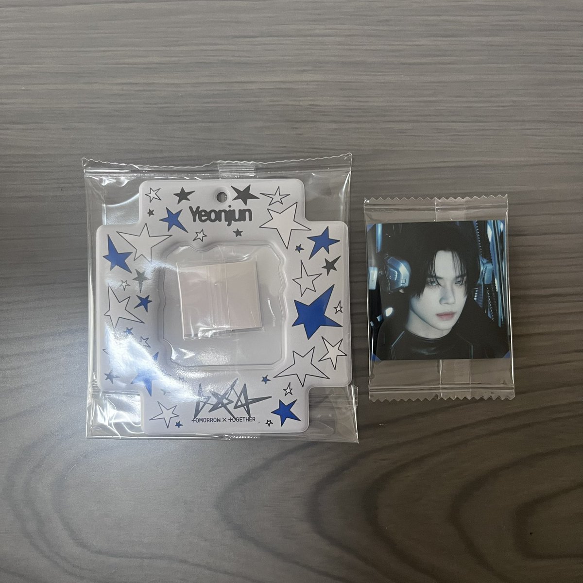 sjeeebg's tweet photo. txt TXT TOMORROW X TOGETHER Visual Square Photo Seal with Case ビジュアルスクエアフォトシール バンダイ BANDAI 交換

【譲】
ヨンジュン🤍

【求】
2枚目 ボムギュ💙＞全員🤍💙

名古屋手渡し＞郵送交換📮
お気軽にお声がけ下さい。 https://t.co/1dJ43eQrXn