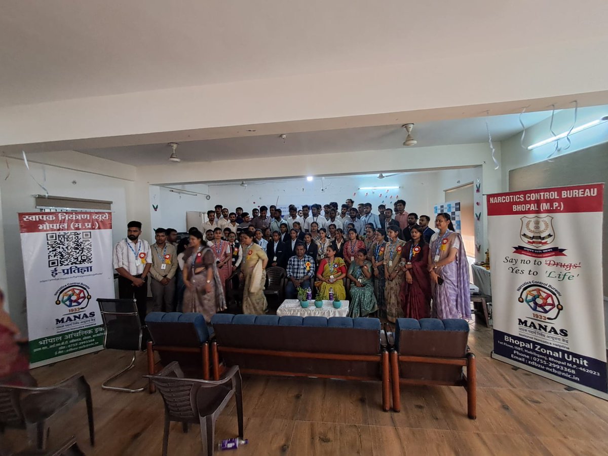 NcbZdbzu's tweet photo. #नशा मुक्त भारत🇮🇳
NCB-Bhopal 12 Mar 2026
🤝Awareness program @ Swami Vivekanand College of Pharmacy, Bhopal.
🤝 > 70 Students &amp; Faculty attended
🤝E-pledge taken
🤝Manas Helpline promoted
@dg_ncb
@PIB_bhopal
@narcoticsbureau
@PIBHomeAffairs
@ANI https://t.co/LlVQIpvYSH