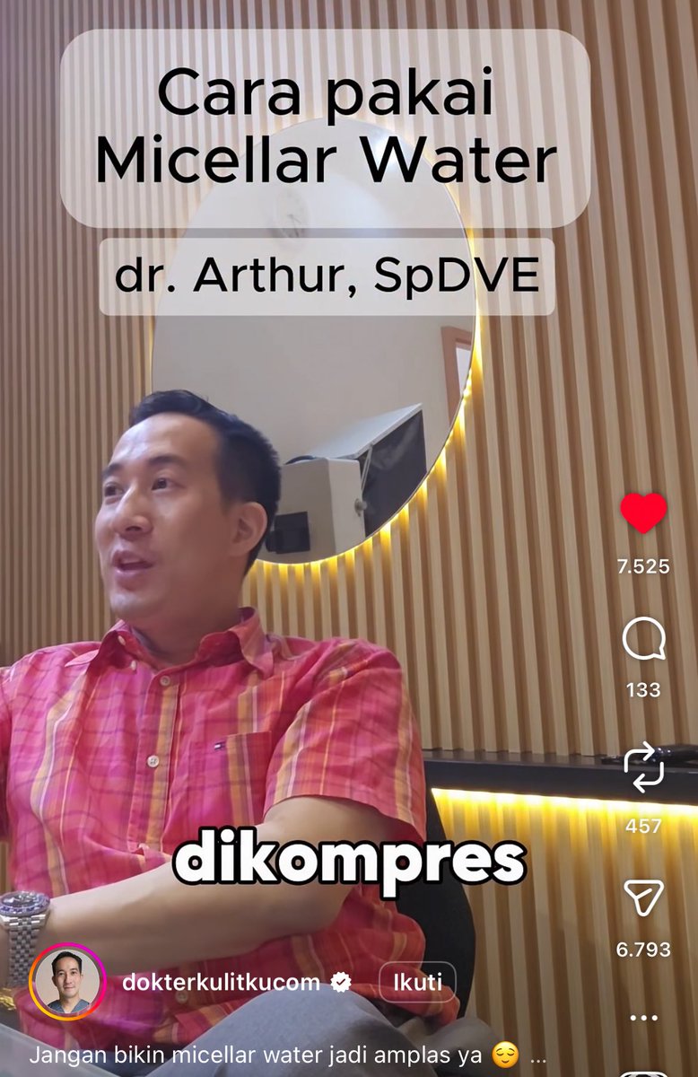 ruparipi_'s tweet photo. MAKASIH DOKTER UDAH KASIH TAU 😭🙏
Ternyata kalau pakai micellar water buat hapus makeup itu sebaiknya dikompres dulu. Selama ini aku langsung digosok-gosok, pantes kulit jadi perih dan iritasi. Malah bisa nyumbat pori dan bikin jerawatan. https://t.co/OiOS5vcDil