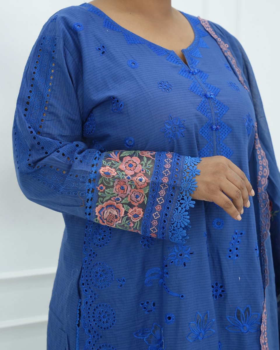 LadiesSpaceBD's tweet image. LS SHOP নিয়ে এসেছে প্রিমিয়াম সালোয়ার কামিজ, ব্লু রঙের ওপর ফুলের ডিজাইন সহ।
এখনই অর্ডার করতে ইনবক্স করুন।
 হটলাইন: 01971-464933
#LSSHOP #SalwarKameez #PremiumCollection #LadiesFashionBD