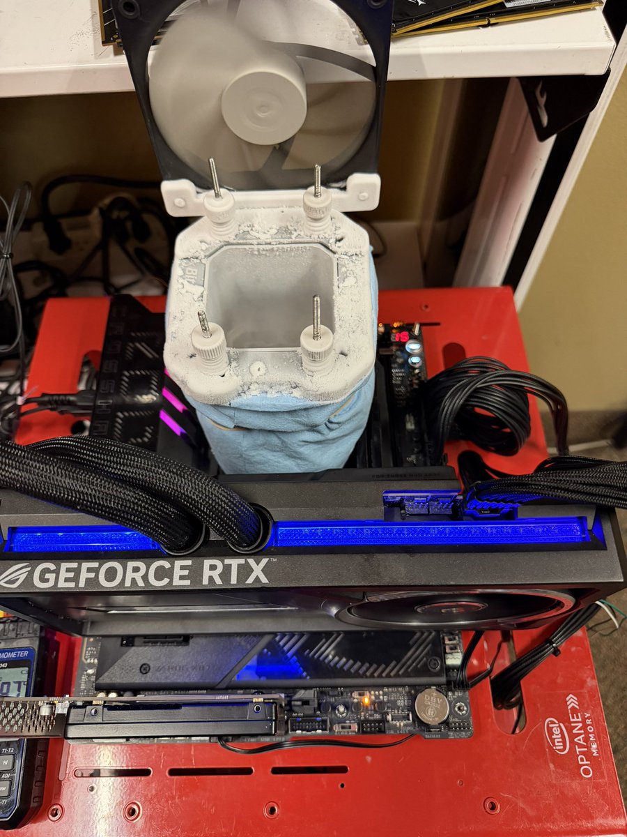 XSForsaken7's tweet photo. XtremeSystems day 4 LN2 benching with Charles Wirth  and Max Spicer. Now onto AMD. 
ASUS Republic of Gamers  X870E Crosshair Apex
Bitspower CPU Pot
AMD  Ryzen 5 9600X
AMD. Ryzen 9 9950X3D
Splavepc Splave one Paste  
Patriot Viper Ultra 5’s
ASUS ROG Astral LC RTX 5090 zebra, 2400w shunt. 
Seasonic Prime PX1600 PSU

@Seasonic @ASUS_ROGNA @BitspowerHQ @SplavePC @patriot_viper 

#amd #overclocking #pcmr