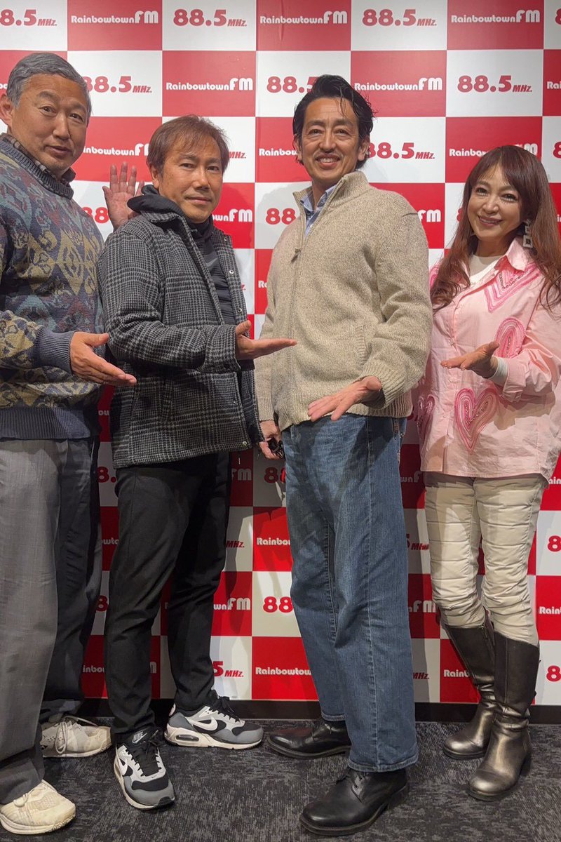 19hero's tweet photo. 昨夜の生放送ラジオ📻楽しかったなぁ‼️
新作「男殺しの紗奈」の放送日の告知も出来て、次回作「新恋話物語」の構想案も少しお話しできました。

因みに木場駅近くにある「レインボータウンFM」はとても素敵な場所にありました。 https://t.co/sM4flSwUcZ
