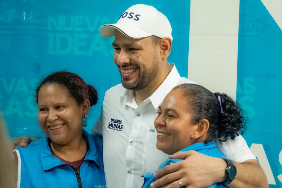 DennisSalinas_'s tweet photo. Esta noche visitamos, junto a mi equipo, a la estructura de @nuevasideas en Cuscatancingo.

Una reunión para planificar el trabajo territorial, escuchar a nuestra estructura y seguir fortaleciendo la organización en el territorio.

Trabajar de cerca con ustedes es un verdadero orgullo.

Las estructuras del Presidente @nayibbukele seguimos firmes y listas para continuar trabajando por nuestra gente. 🇸🇻

Que Dios bendiga a la estructura de Cuscatancingo, verdaderos guerreros de este gran proyecto. 👊🏽🩵