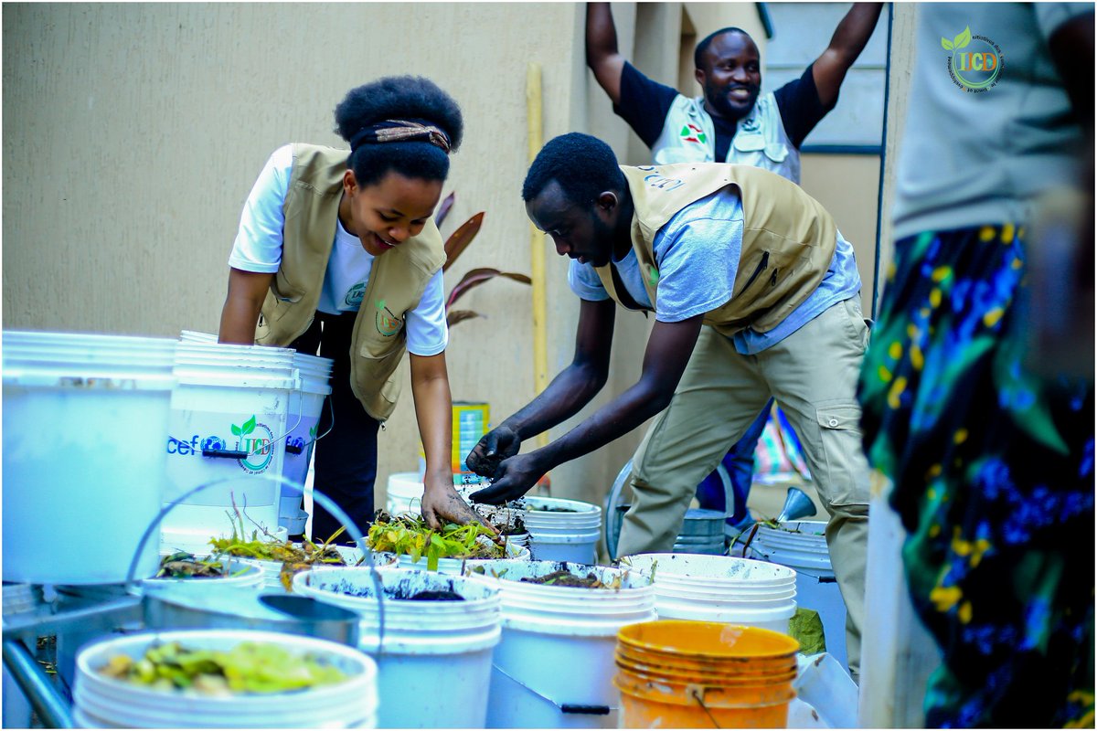 burundiIJCD's tweet image. What some call #waste, we call an opportunity to revitalize the land.