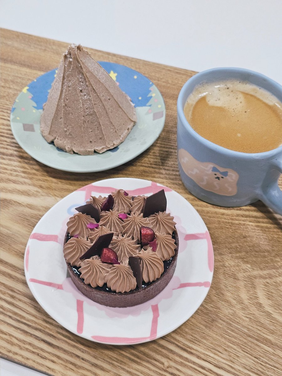 owl_craft_'s tweet photo. 제 애착접시 자랑하러 왔습니다 근데 너무 유명해지지는 않았으면 좋겠는 내가 살거 남아있어야 하니까 https://t.co/u9Aw6uU9w8
