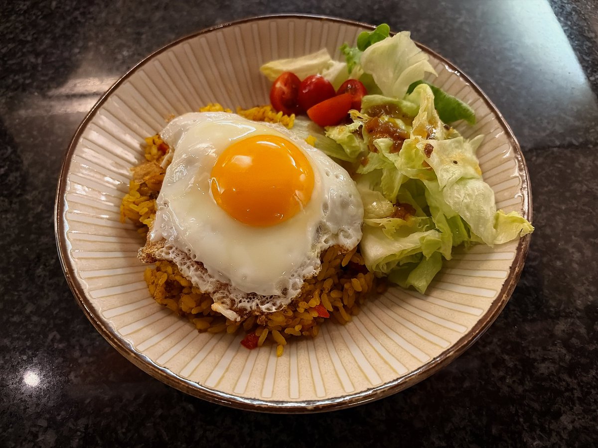 jy03base's tweet photo. 今月から５月まで、水曜木曜限定でランチ始めました🍽️
12：00〜15：30
メニューはドライカレーのみです🍛
カフェ利用もできます☕️😊

#秋葉原バー
#秋葉原ランチ
#JY03BASE
#ドライカレー https://t.co/KIDDMFul5b