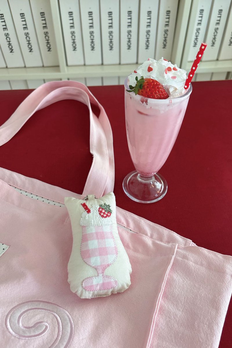 strawberry.dot.com tweet media