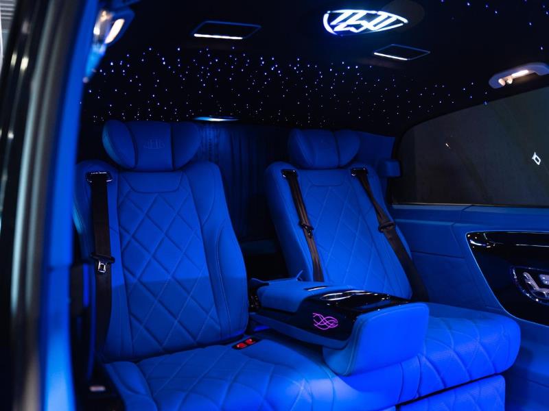 BoitumeloCaleb's tweet photo. R2 899 000 
2021 Mercedes-Benz Vito
116 2.2 CDI Tourer Select XL Auto
2.1L diesel engine 
"full Maybach inspired body kit &amp; 2 tone wrap, A full custom interior given the executive treatment" 
(60 888 km). 
Full Service History https://t.co/Qr5wsAdHOH