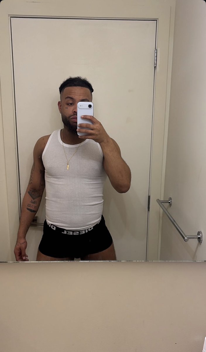 CamNxtDoor tweet media