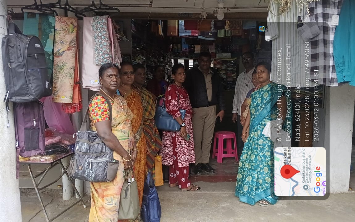 peacetrustindia's tweet photo. PEACE Trust's Access to Justice for Children project staff joined with #DCPU for a Child Labour Raid at Kodaikanal block of Dindigul district. Children who were employed were rescued &amp; shopkeepers were educated on not employing child labor.
@JustRightsIndia https://t.co/nKsD9W0q70