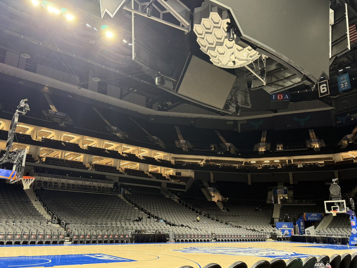 BarfieldGriffin's tweet photo. Unfortunately, tonight will be the final night for me in Charlotte.

An incredible two-day stretch here at the ACC Tournament and loved meeting everyone I had the privilege of talking to here. 

Onto the NCAA Tournament! https://t.co/DIVn8S3DLk